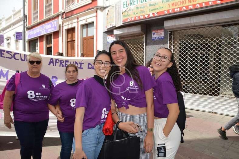 Escolares de Telde, este miércoles en una marcha por la igualdad en el casco urbano (Foto TA)